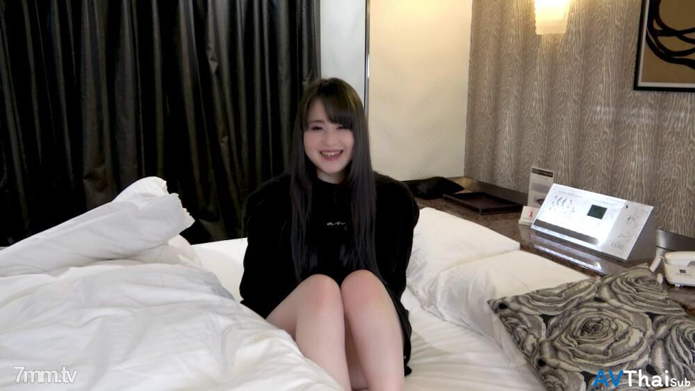FC2-PPV-1359806 สาวนอกห้องหีโชว์