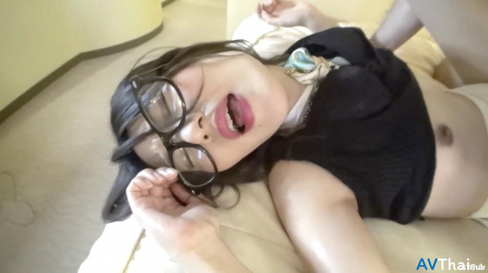FC2-PPV-1405787 สาวสวยตูดใหญ่โดน doggy