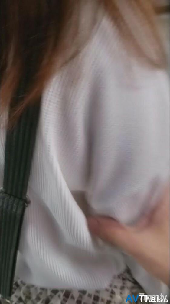 FC2-PPV-1422052 สาวน้อยน่ารักโดนเย็ดสดแตกใน